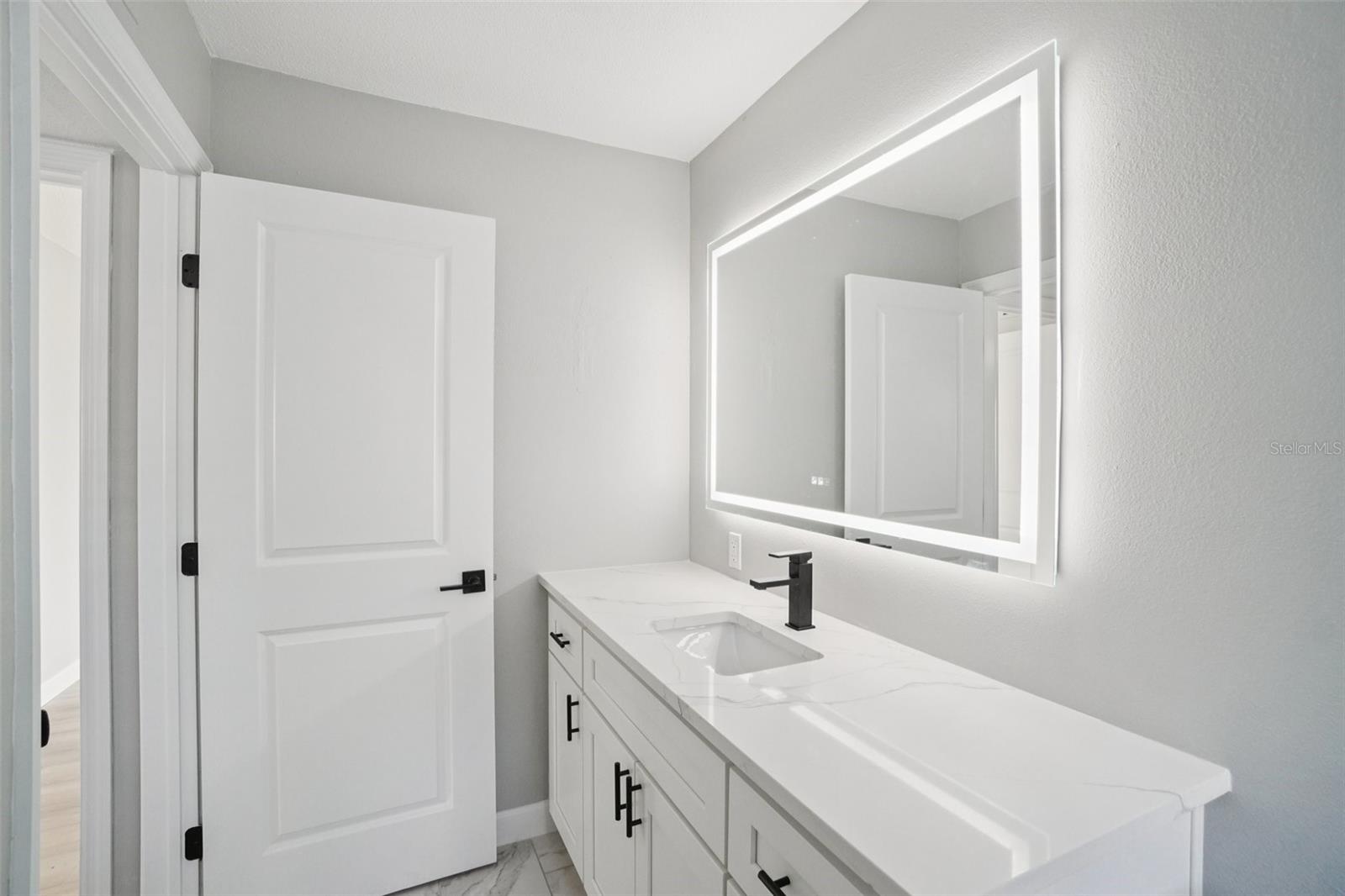 LES CHATEAUX CONDO - Residential