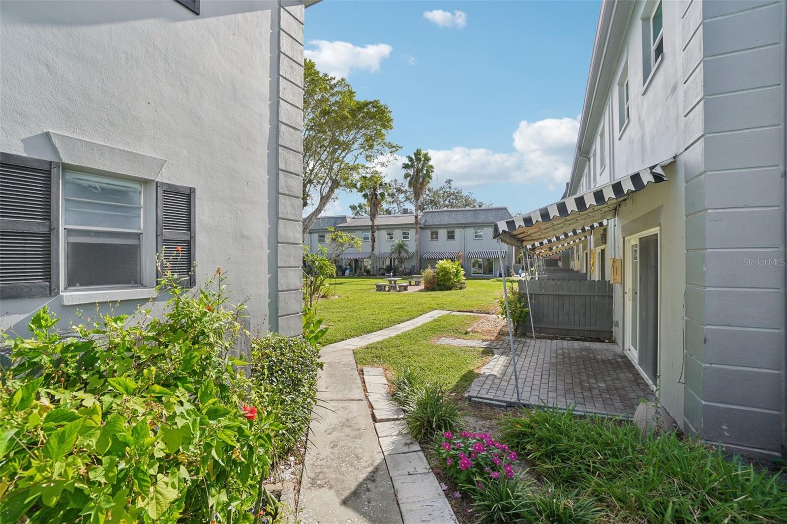LES CHATEAUX CONDO - Residential