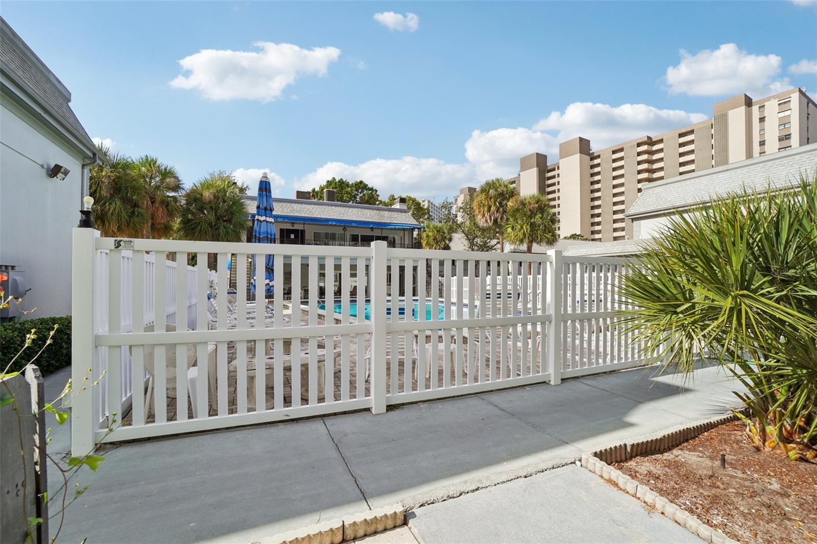 LES CHATEAUX CONDO - Residential
