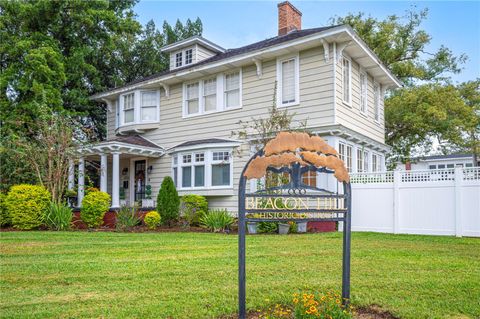 A home in LAKELAND