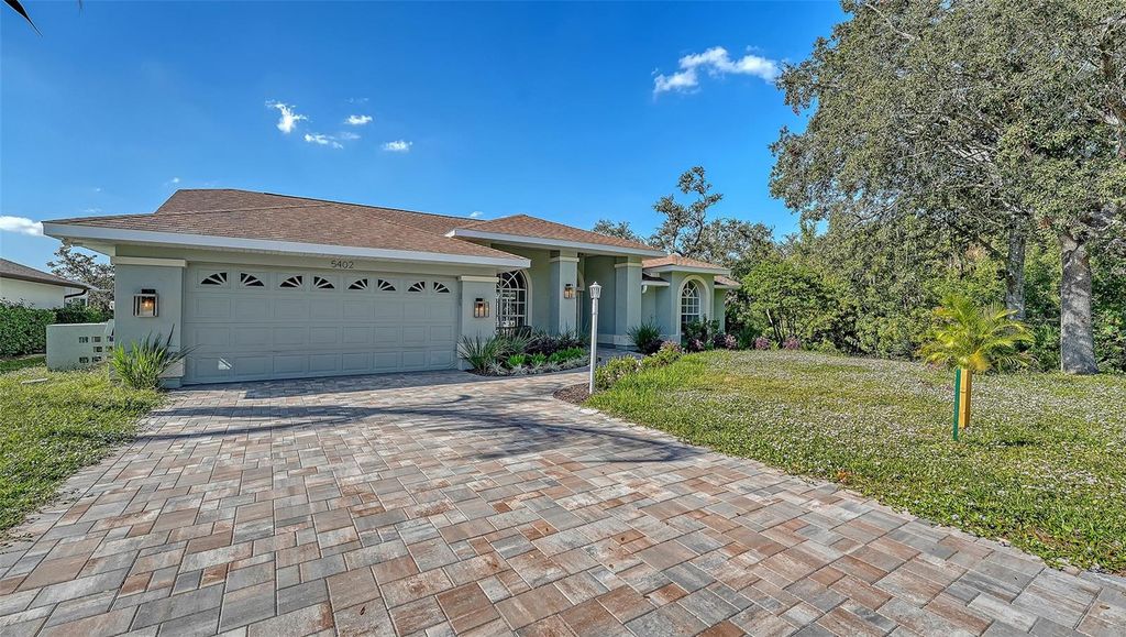 Photo of 5402 60th Street E, Bradenton, FL 34203 (MLS # A4665181)