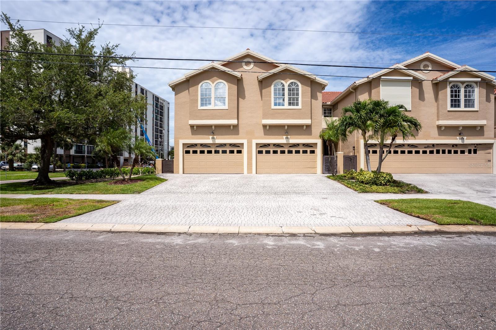 DOLPHINS LANDING - Residential Lease