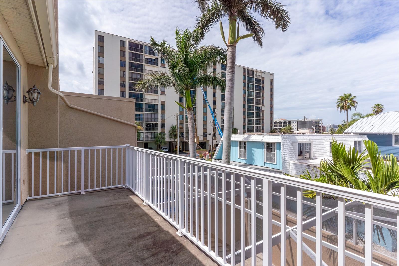 DOLPHINS LANDING - Residential Lease