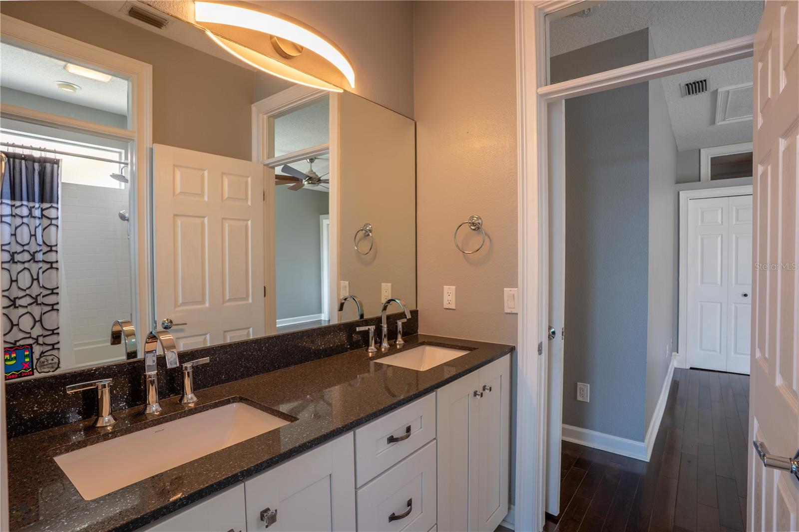 DOLPHINS LANDING - Residential Lease