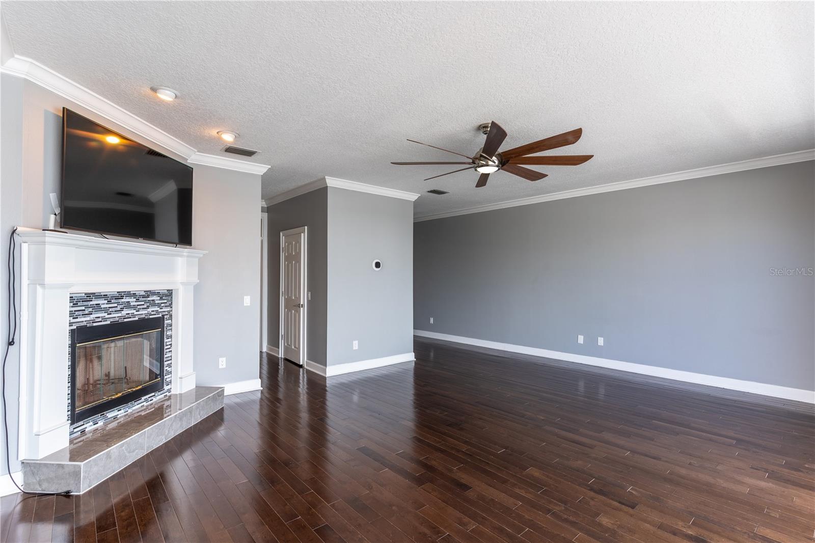 DOLPHINS LANDING - Residential Lease