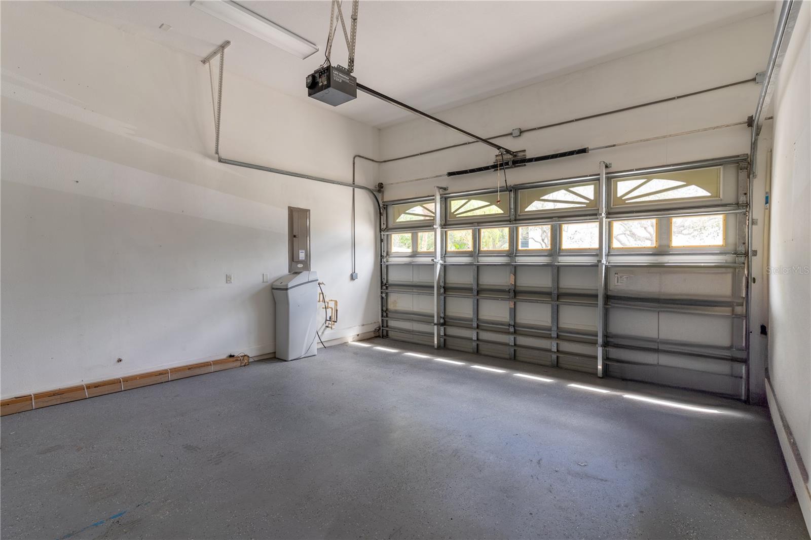 DOLPHINS LANDING - Residential Lease