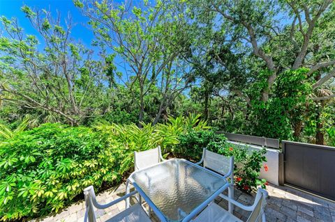 A home in LONGBOAT KEY