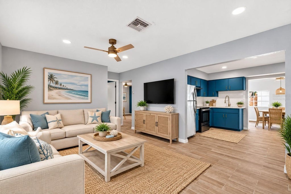 Photo of 1072 Olympia Road, Venice, FL 34293 (MLS # TB8555188)