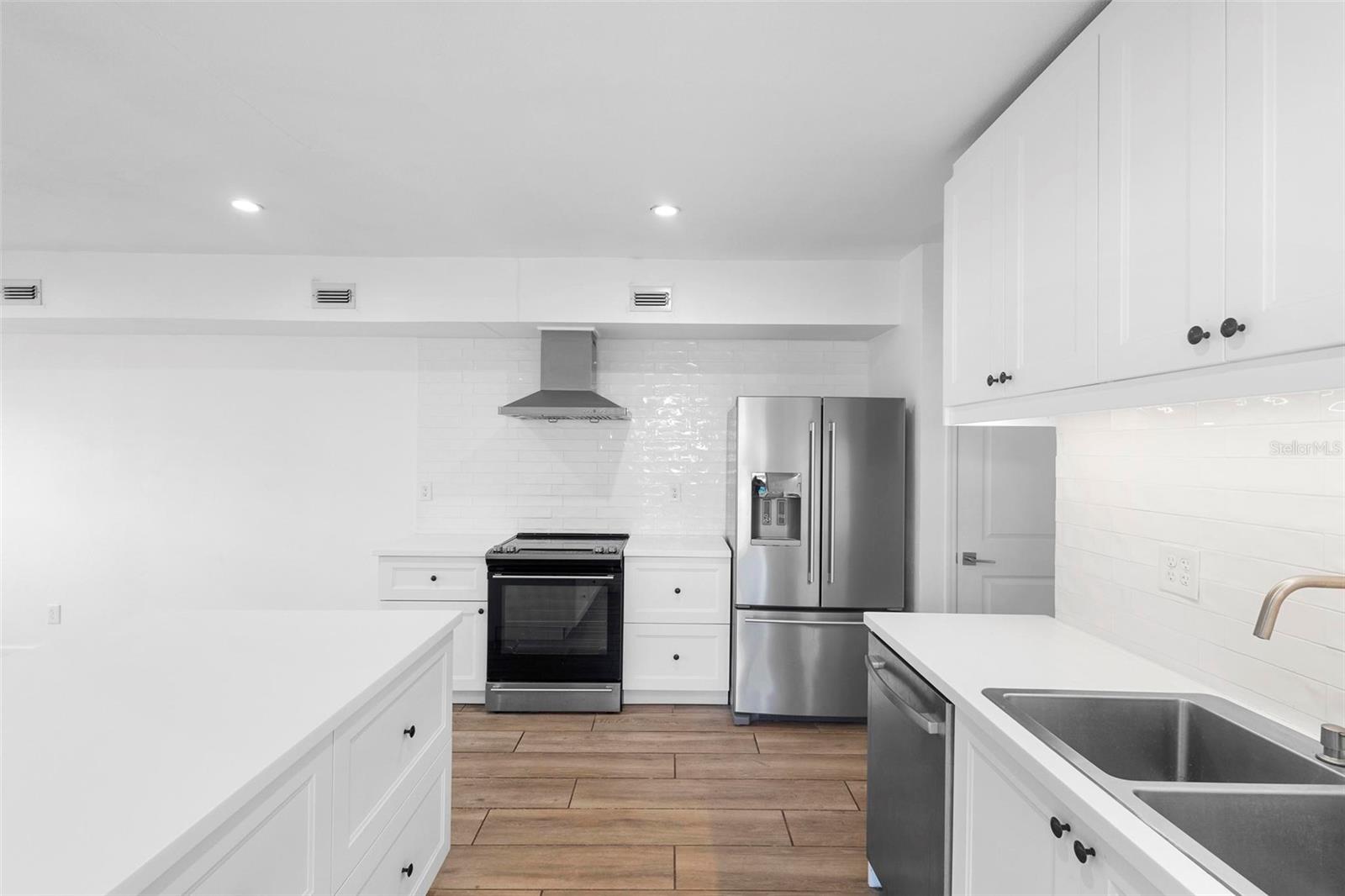 1239 VIRGINIA DRIVE
