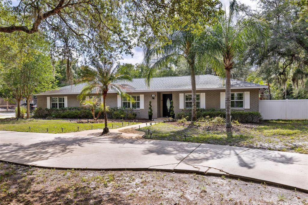 Photo of 330 Hayes Road, Winter Springs, FL 32708 (MLS # O6404598)