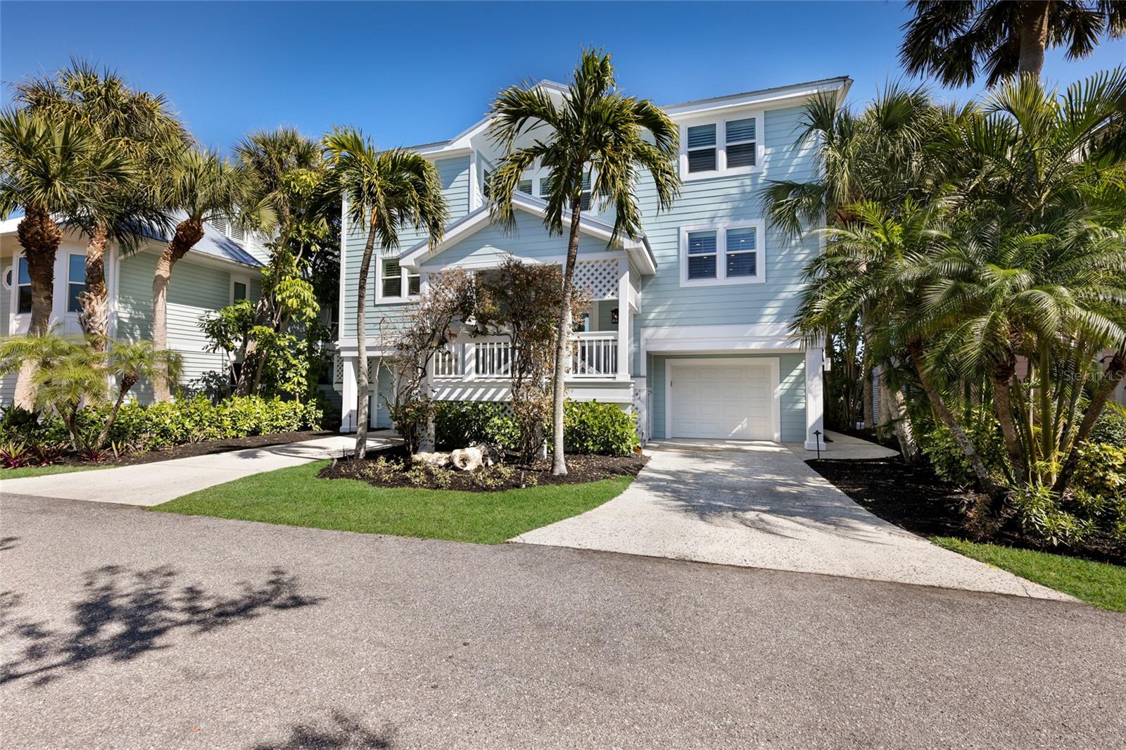 585 BUTTONWOOD BAY DRIVE
