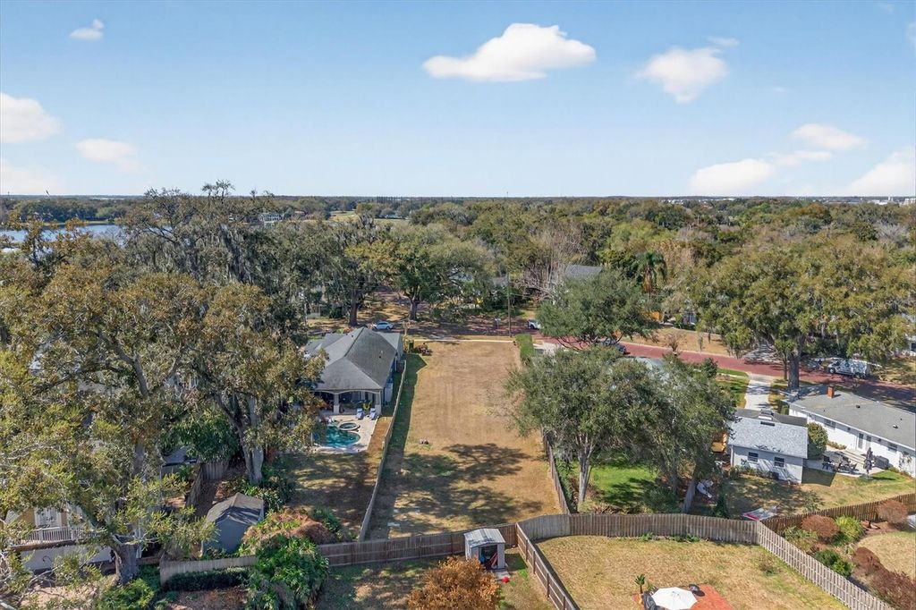 Photo of 919 Ellwood Avenue, Orlando, FL 32804 (MLS # O6384460)