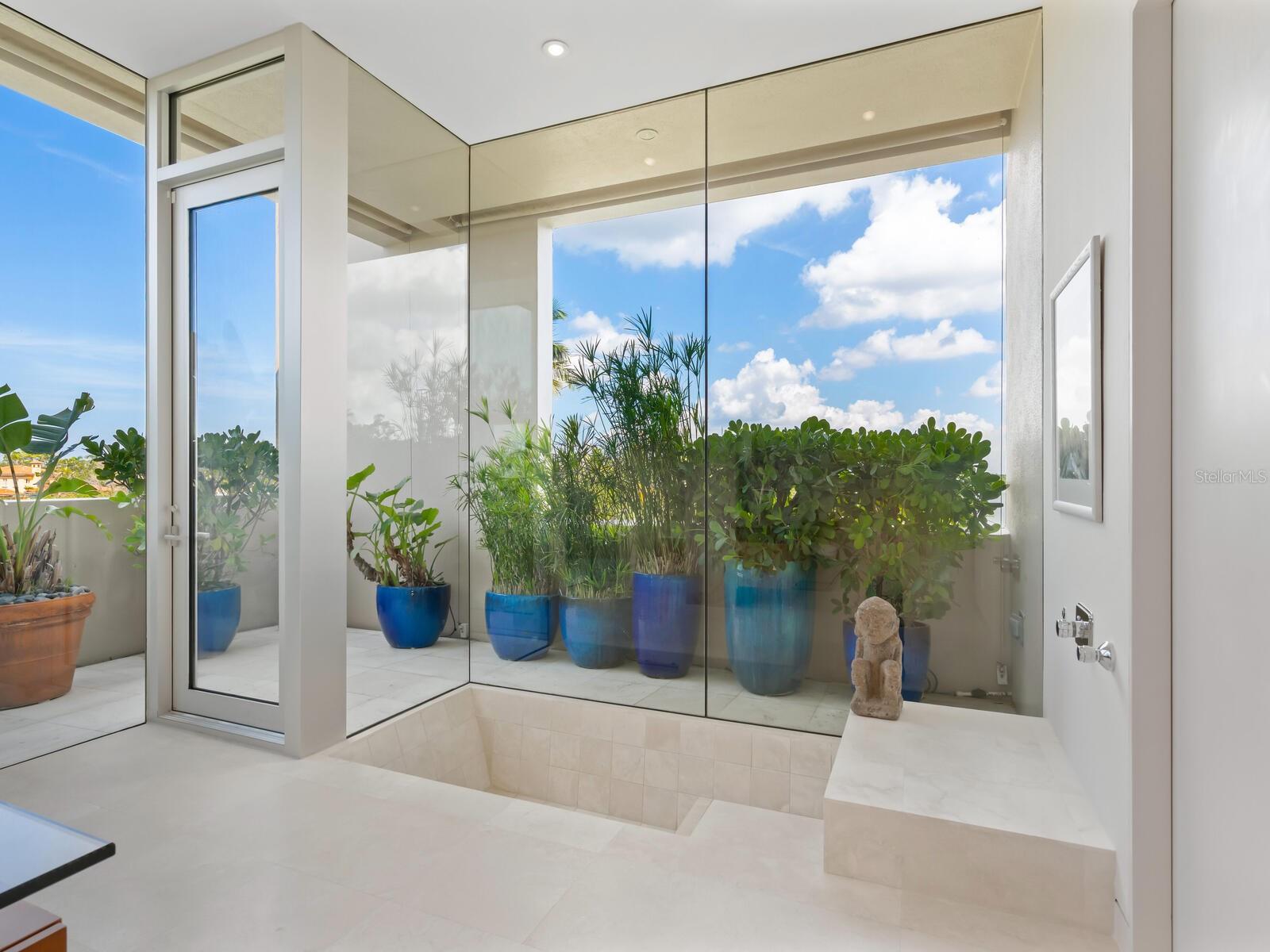 LONGBOAT KEY - Residential