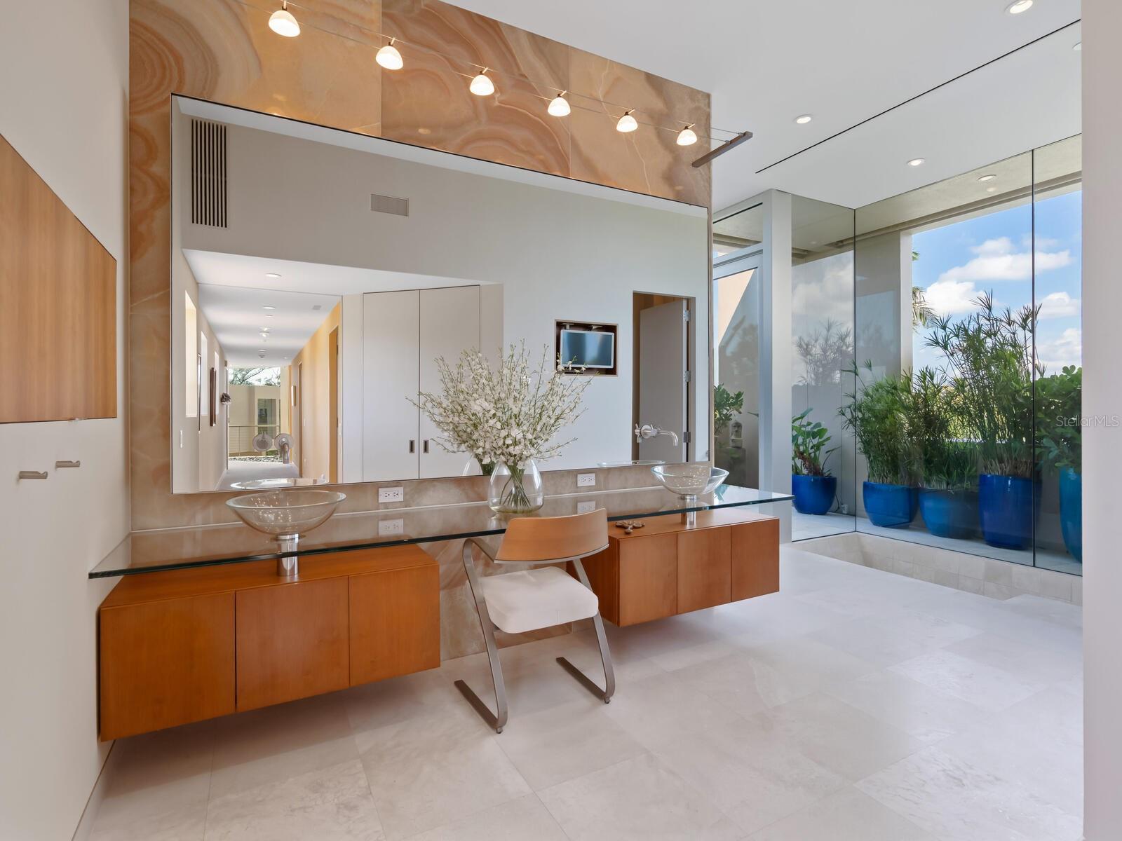 LONGBOAT KEY - Residential