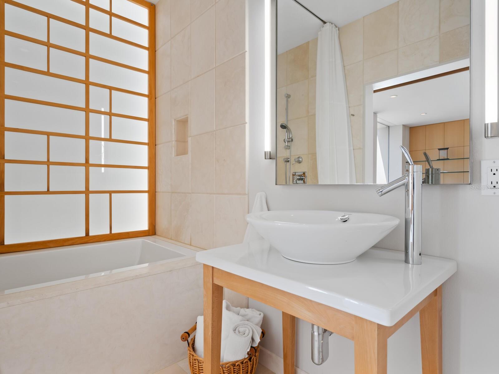 LONGBOAT KEY - Residential