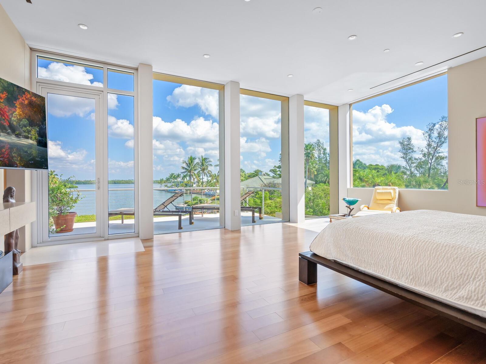 LONGBOAT KEY - Residential