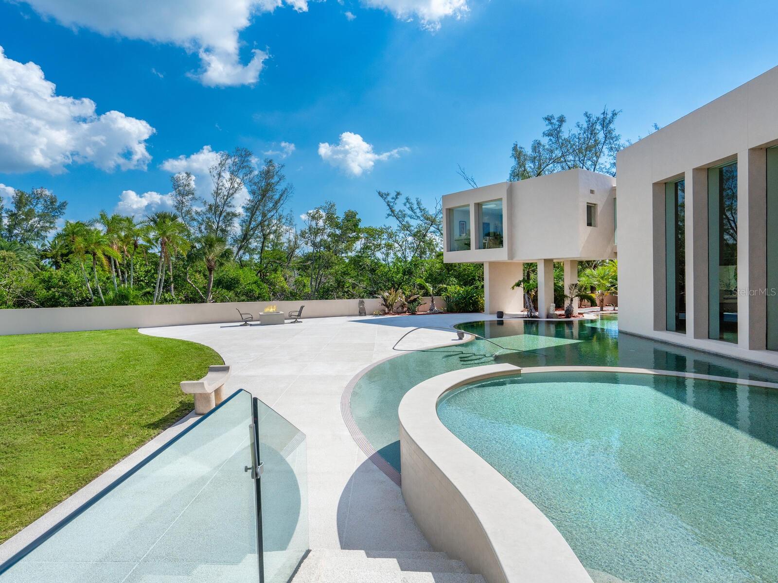 LONGBOAT KEY - Residential