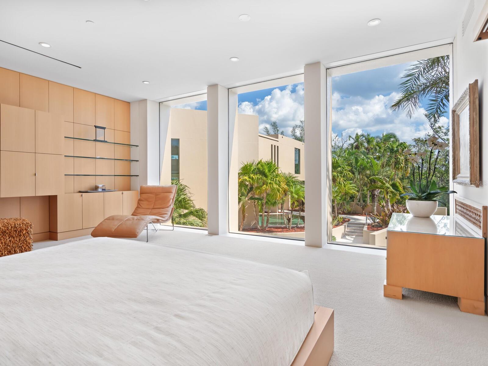 LONGBOAT KEY - Residential