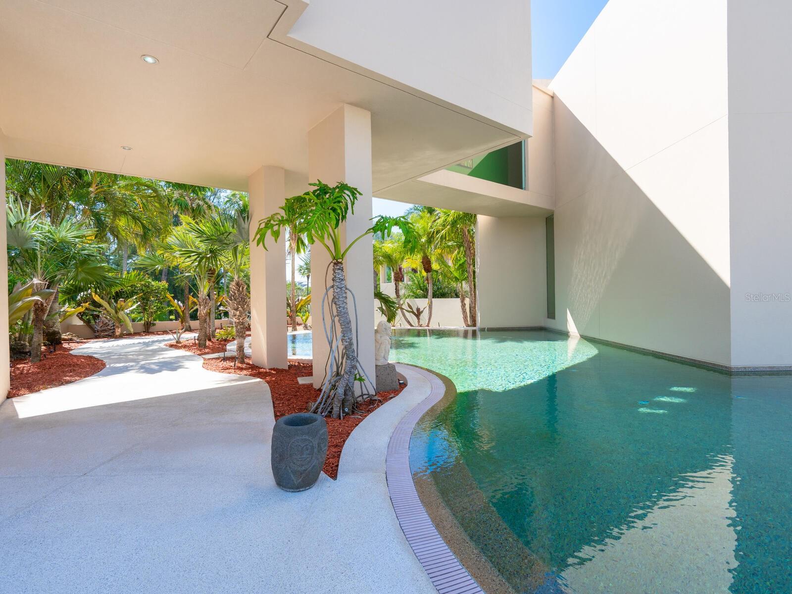 LONGBOAT KEY - Residential