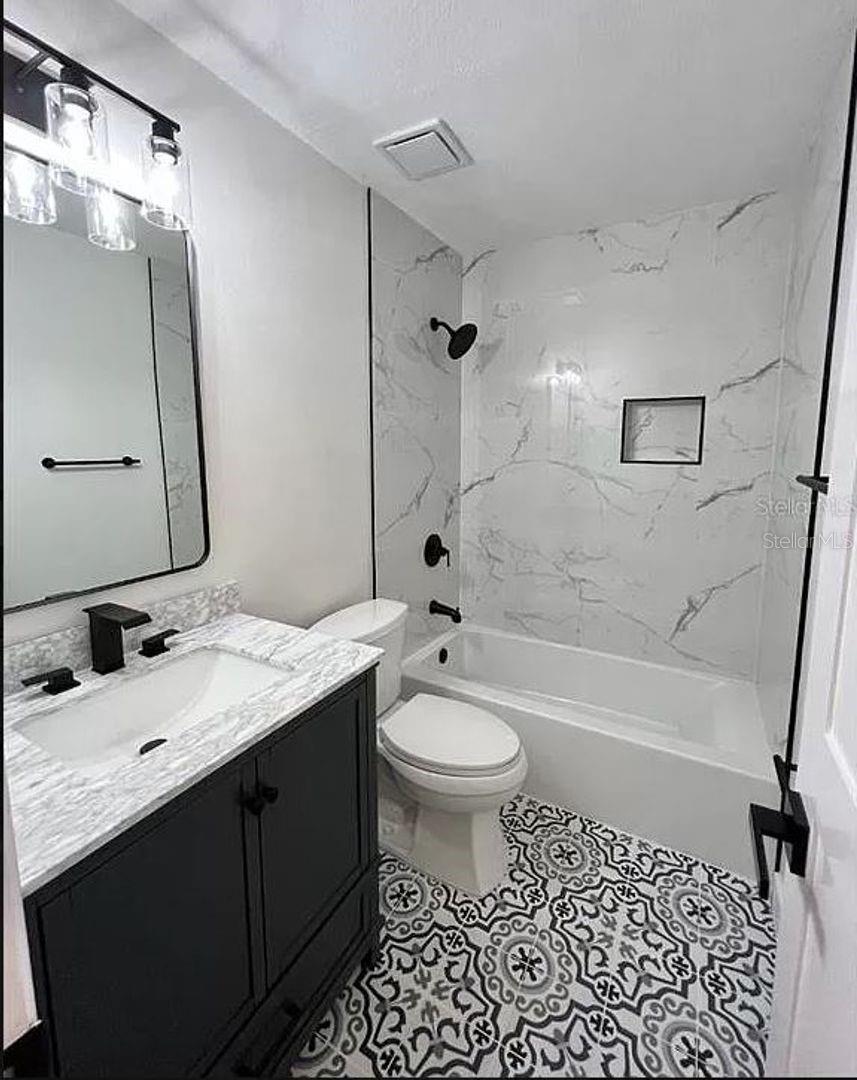 VENICE ESTATES SUB - Residential Lease