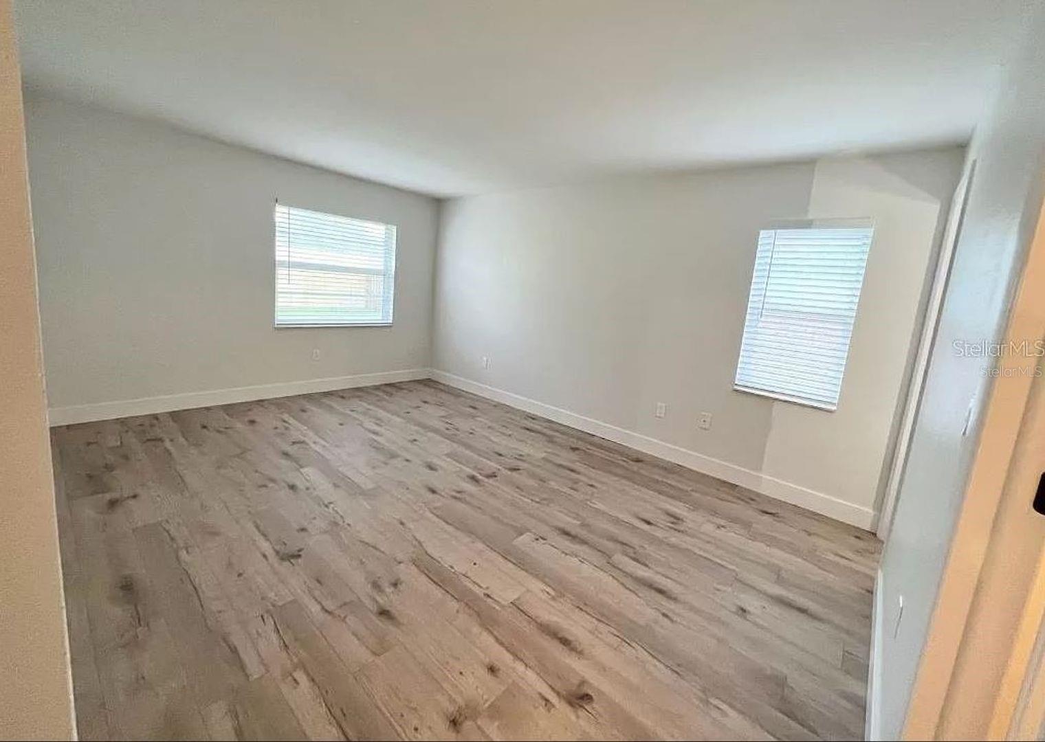 VENICE ESTATES SUB - Residential Lease