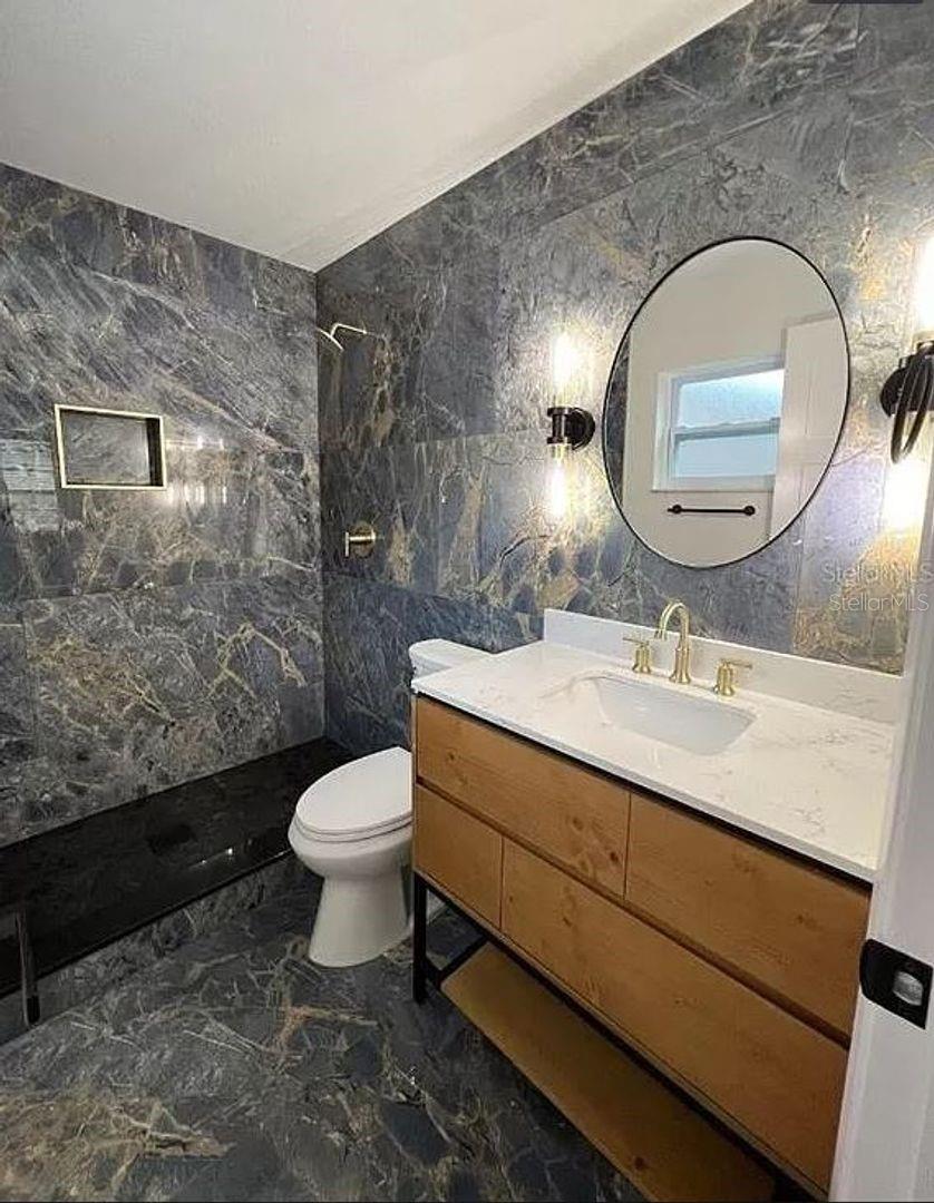 VENICE ESTATES SUB - Residential Lease