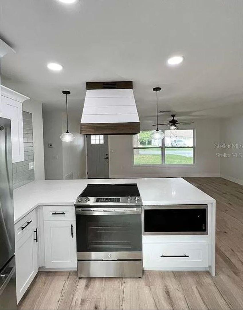 VENICE ESTATES SUB - Residential Lease