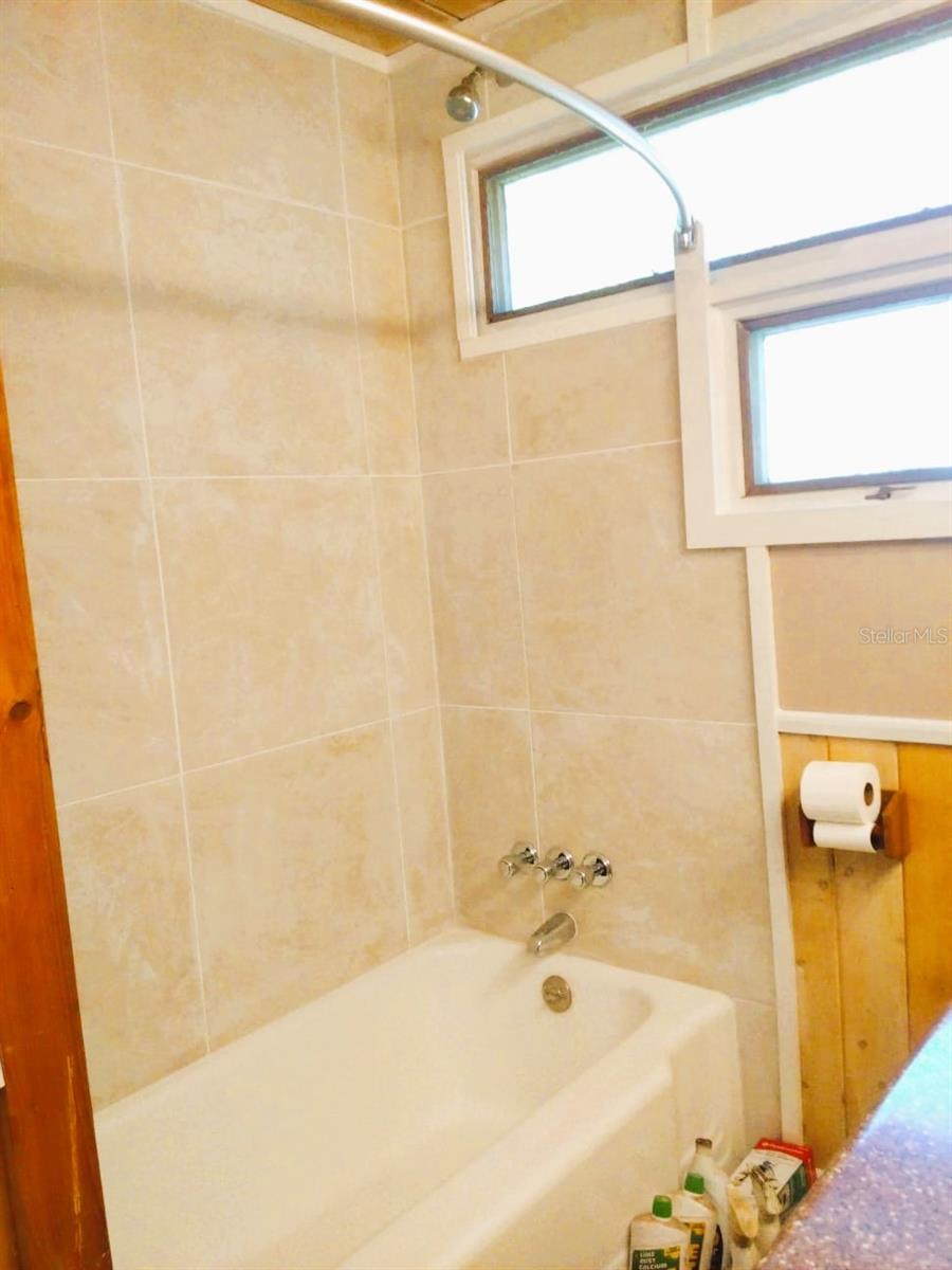 ALABAMA GROVE TERRACE - Residential Lease