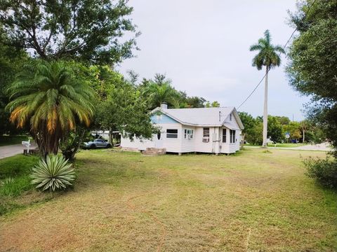61 PROSPECT AVENUE FORT MYERS FL 33905