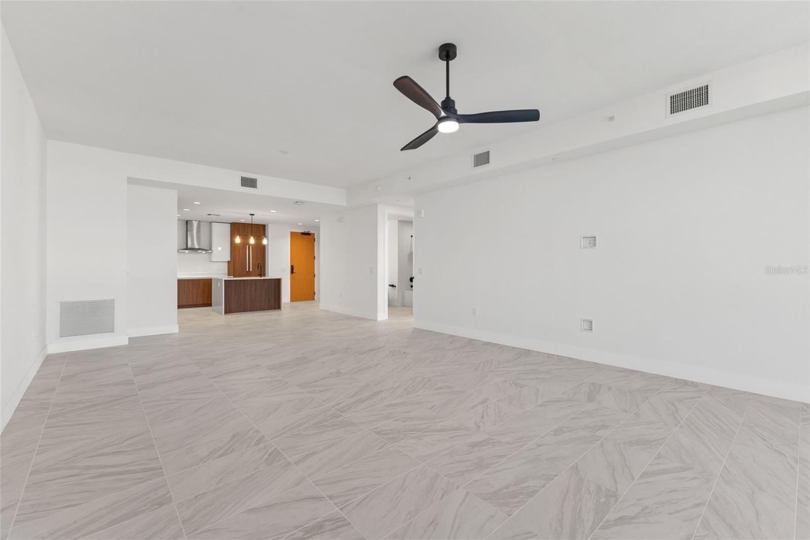 REFLECTION ST PETE - Residential Lease