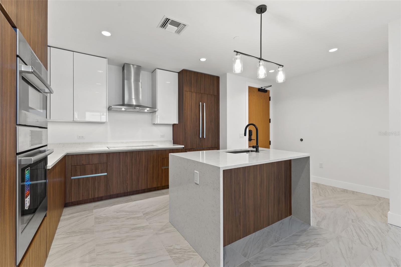 REFLECTION ST PETE - Residential Lease