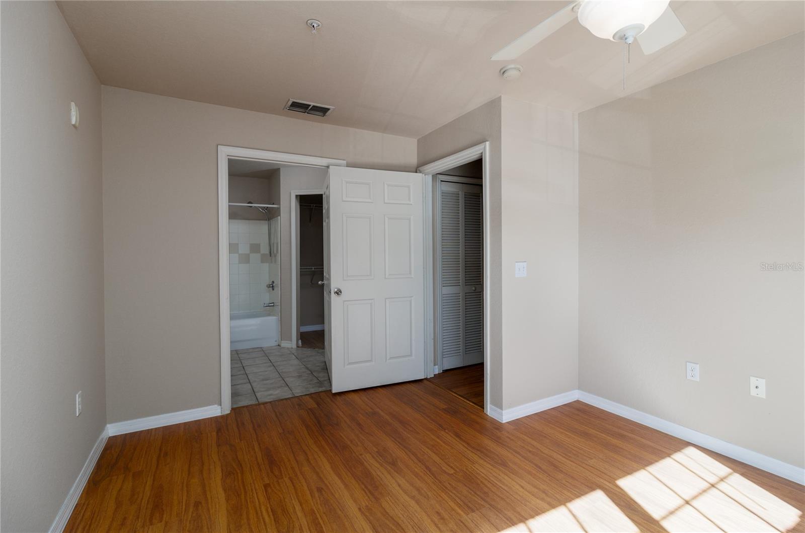 ADMIRALS WALK - Residential Lease