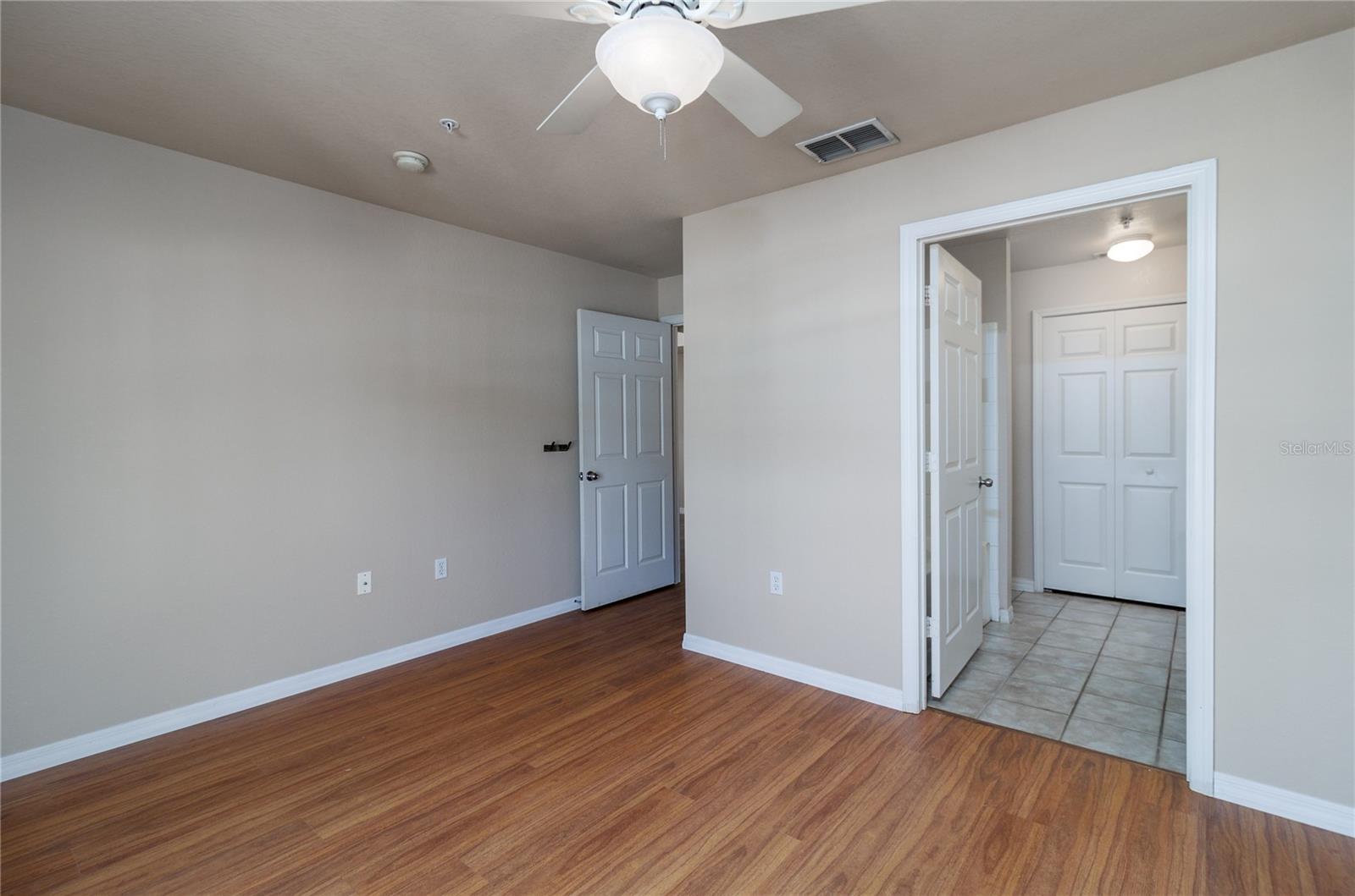 ADMIRALS WALK - Residential Lease