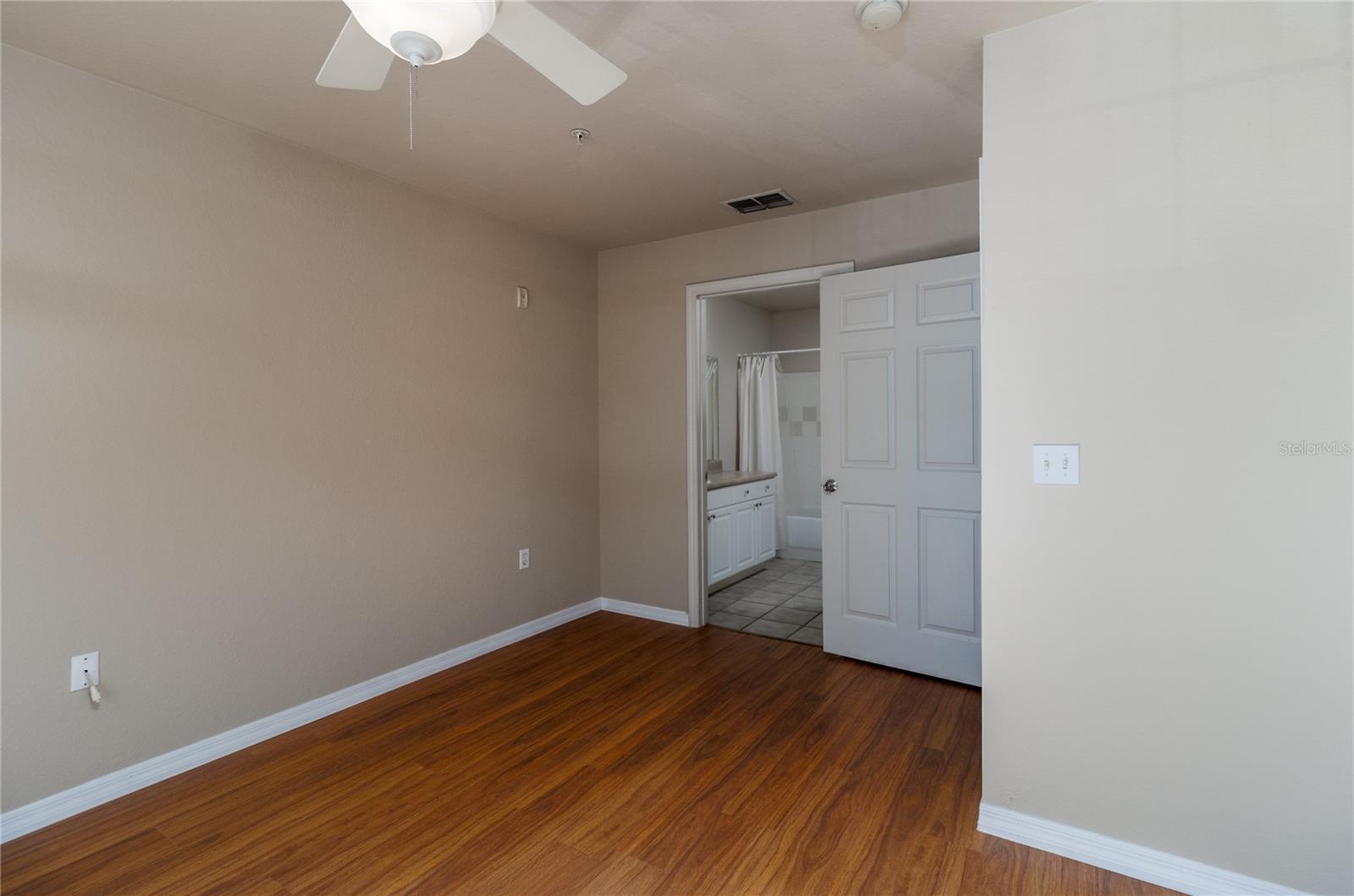 ADMIRALS WALK - Residential Lease