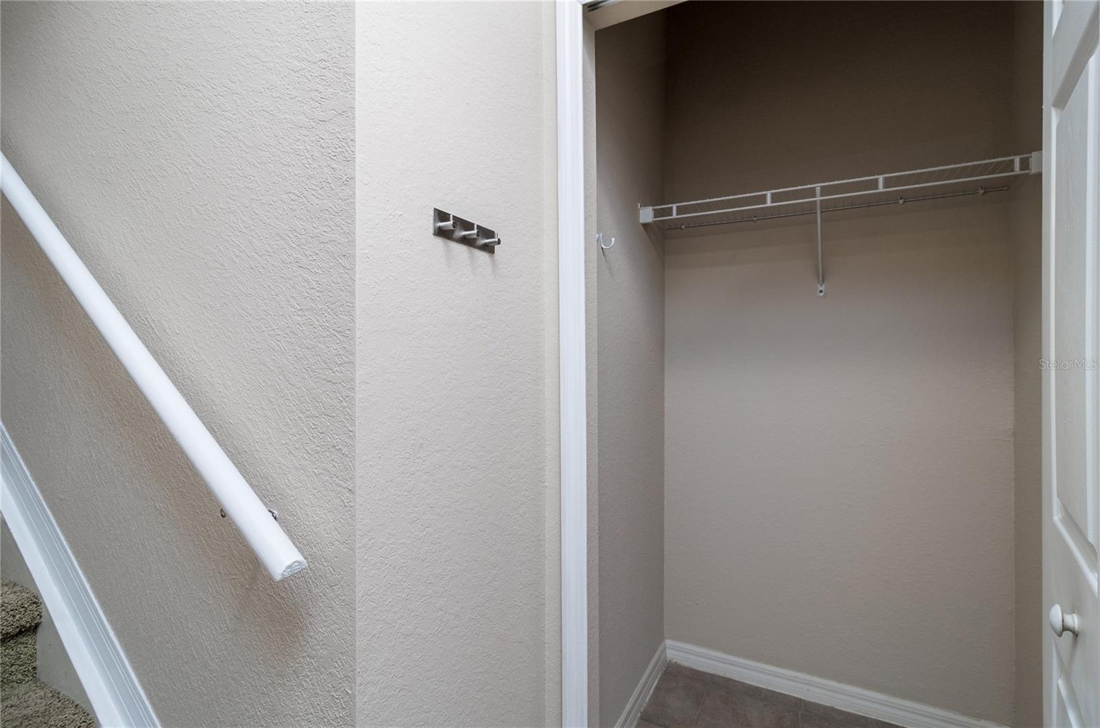 ADMIRALS WALK - Residential Lease