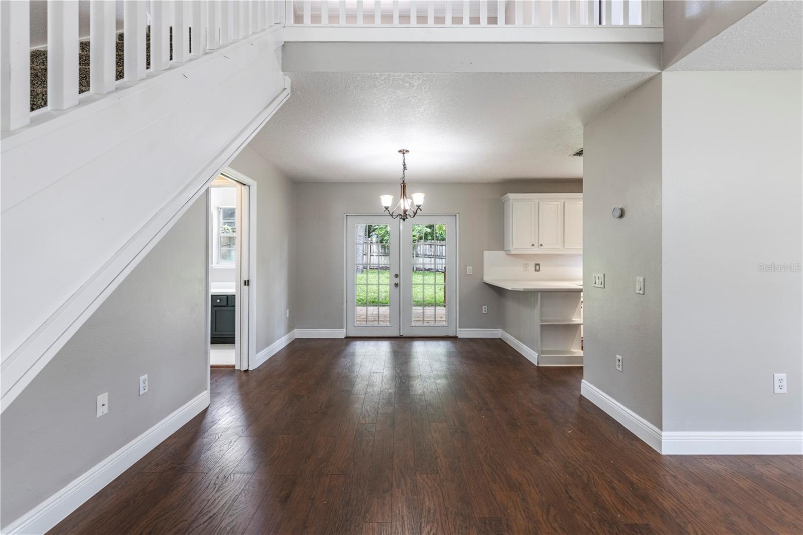 411 S COBBLE COURT