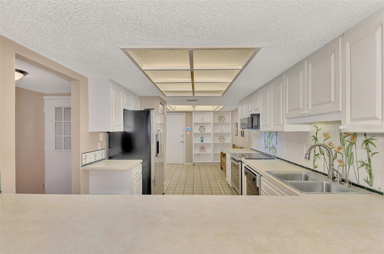 FAIRWAYS TWNHS & VILLAS - Residential
