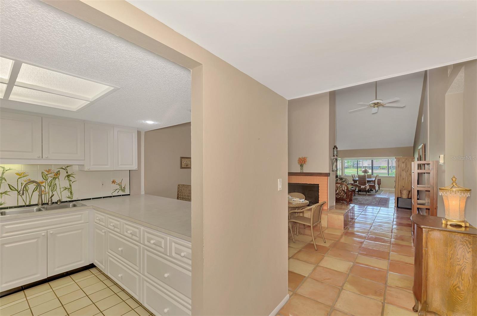 FAIRWAYS TWNHS & VILLAS - Residential