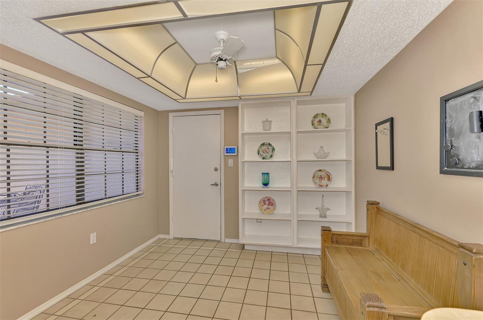 FAIRWAYS TWNHS & VILLAS - Residential