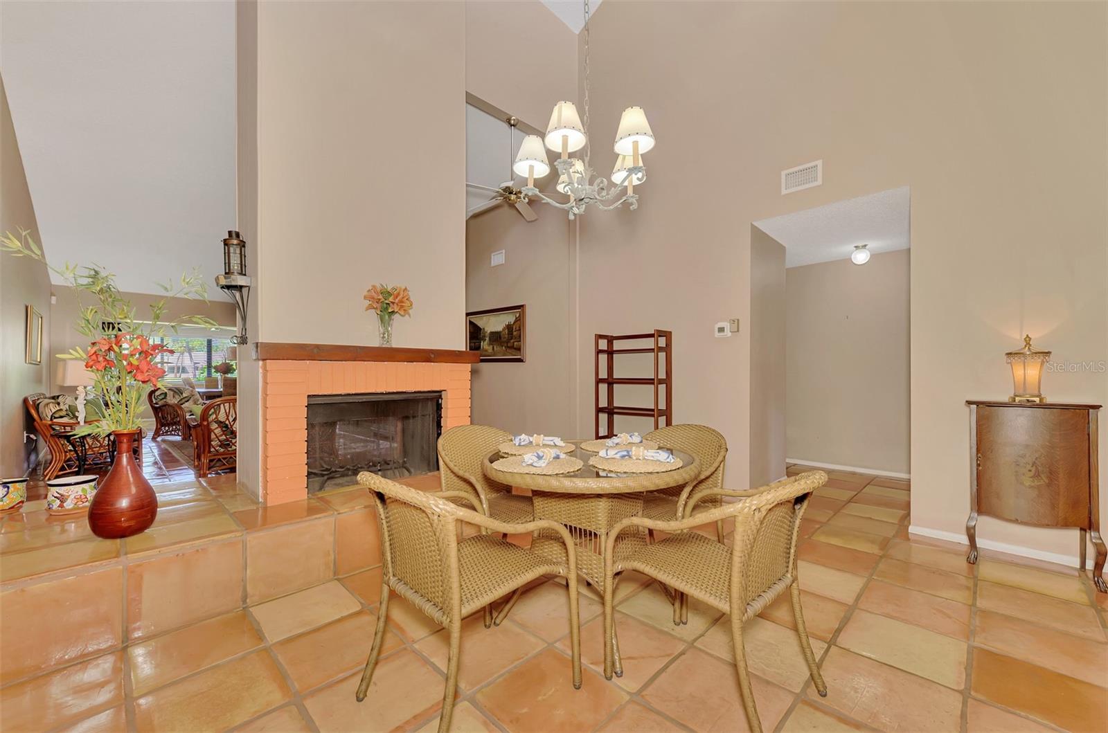 FAIRWAYS TWNHS & VILLAS - Residential