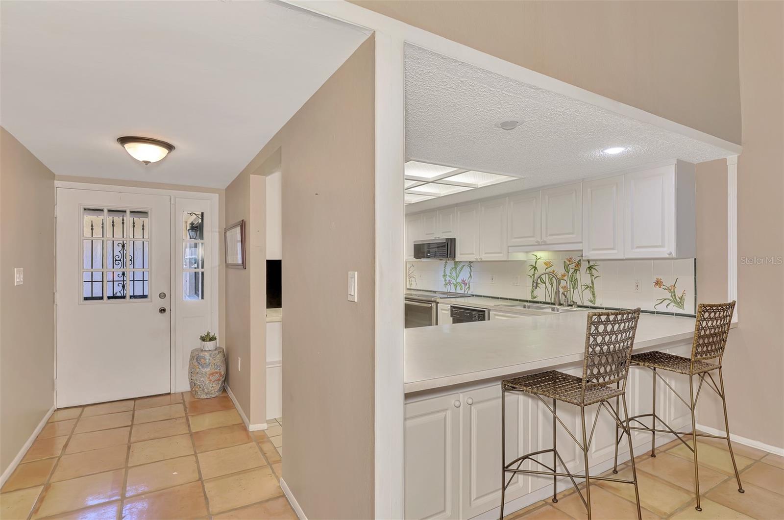 FAIRWAYS TWNHS & VILLAS - Residential