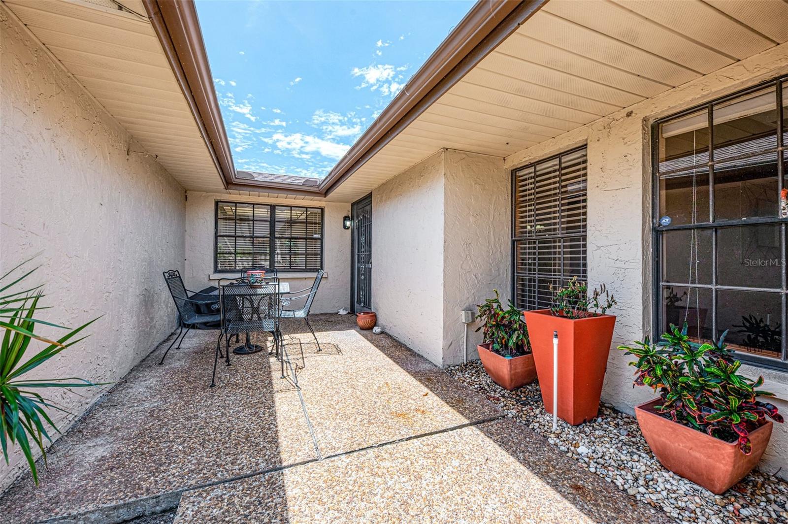 FAIRWAYS TWNHS & VILLAS - Residential