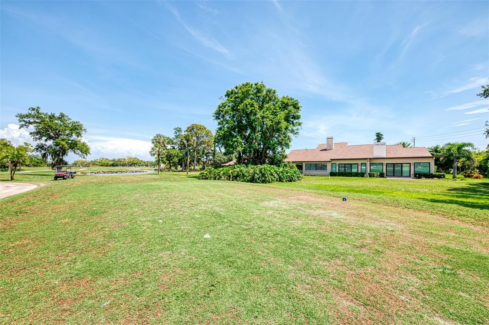 FAIRWAYS TWNHS & VILLAS - Residential