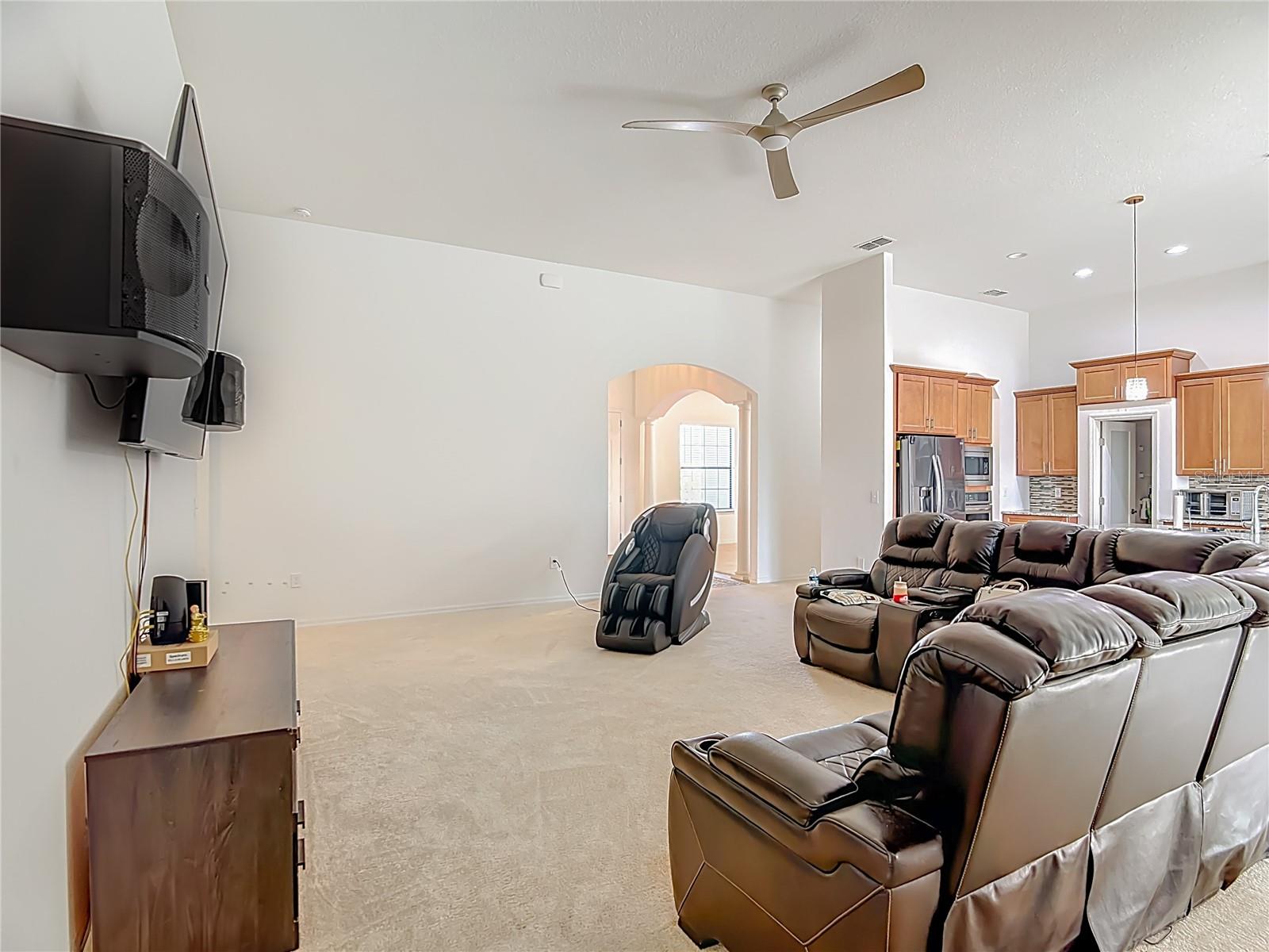 DINNER LAKE SOUTH - Residential