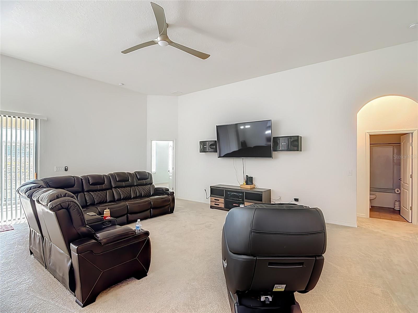 DINNER LAKE SOUTH - Residential