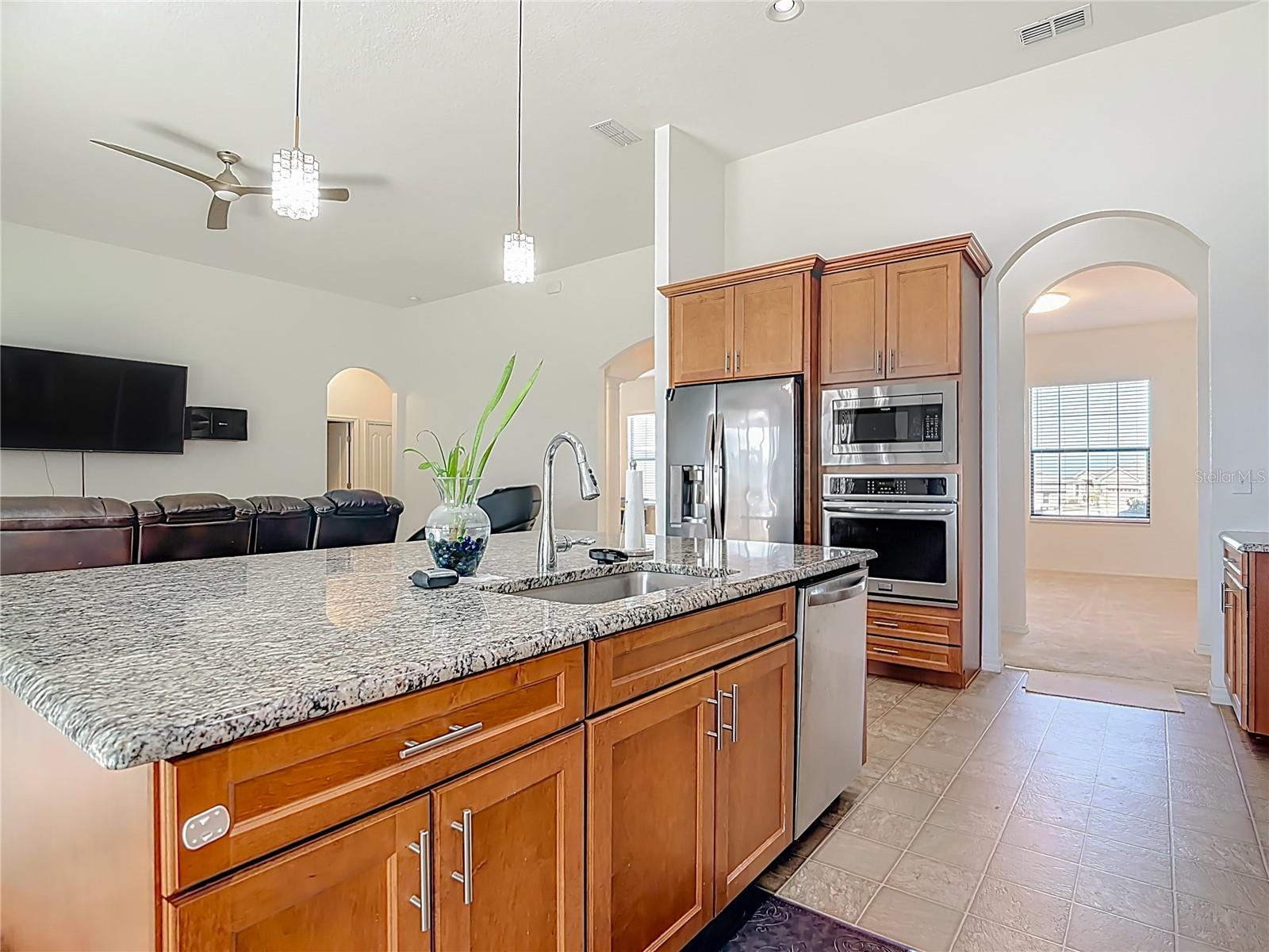 DINNER LAKE SOUTH - Residential