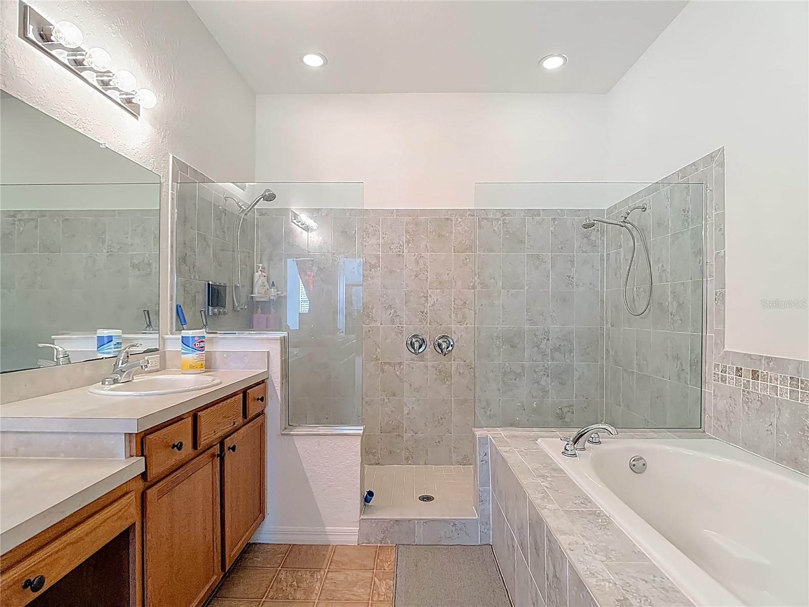 DINNER LAKE SOUTH - Residential