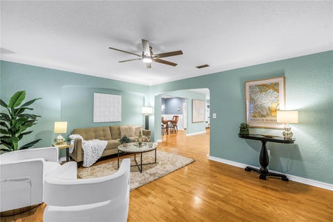 146 Giralda Boulevard Ne, St Petersburg, FL 33704