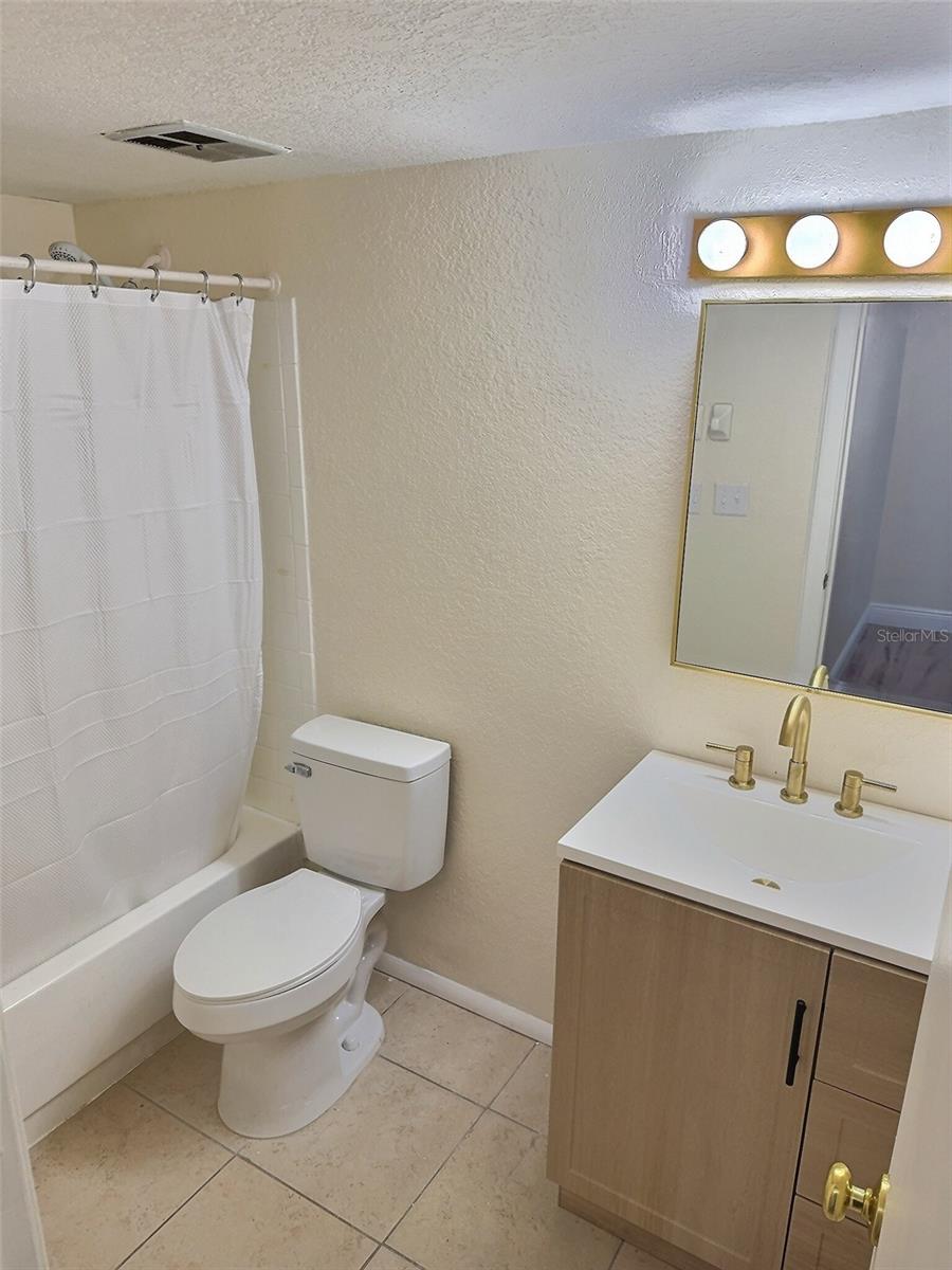 SANDY COVE - Residential