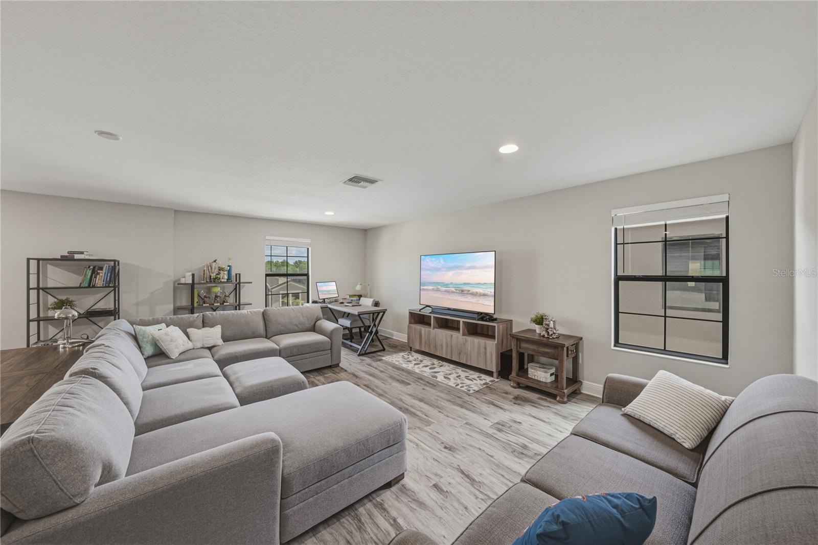 B & D HAWKSTONE PH I - Residential